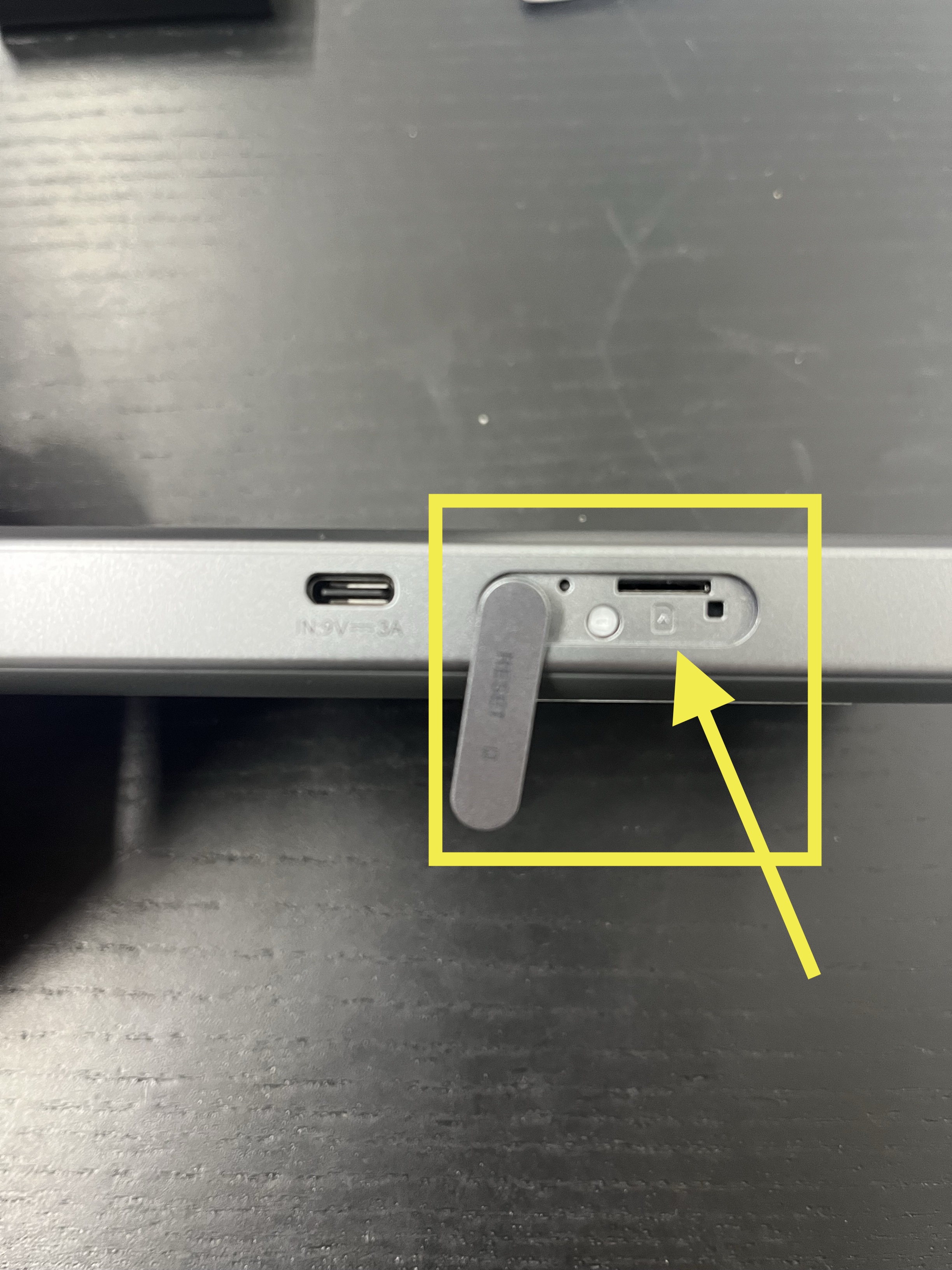 ZTE MU5120 SIM card orientation diagram