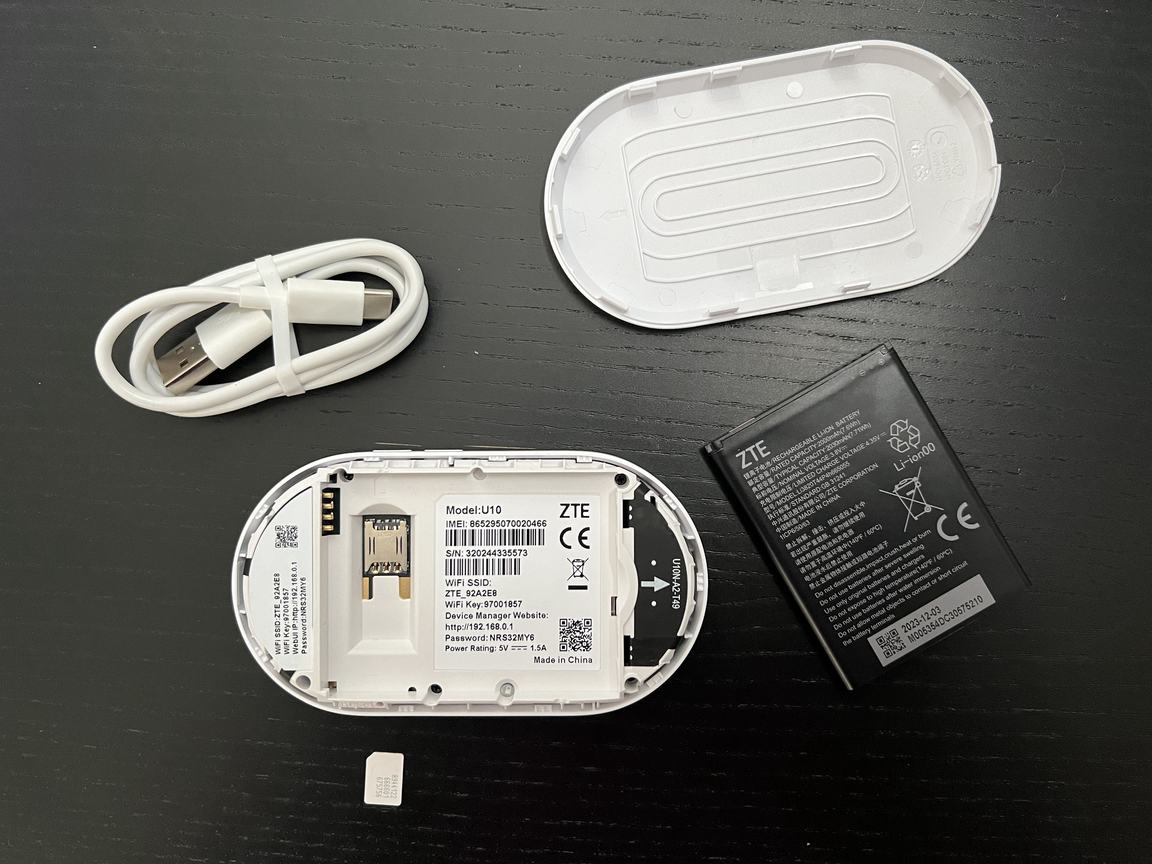 ZTE U10 device, battery, charge cable and back cover